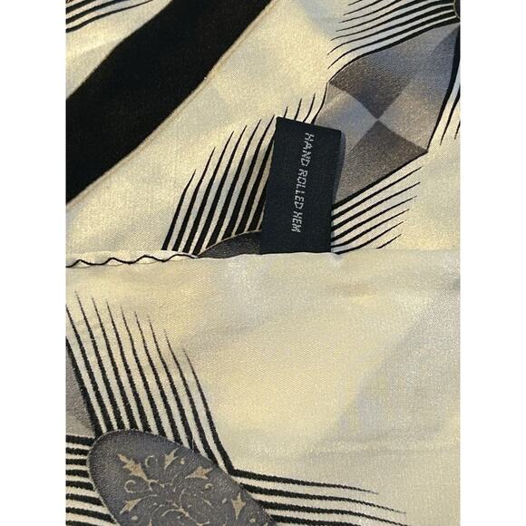 100% Silk Jacket POCKET SQUARE HANDKERCHIEF Handrolled Geométrico Pattern Vtg - Picture 5 of 5